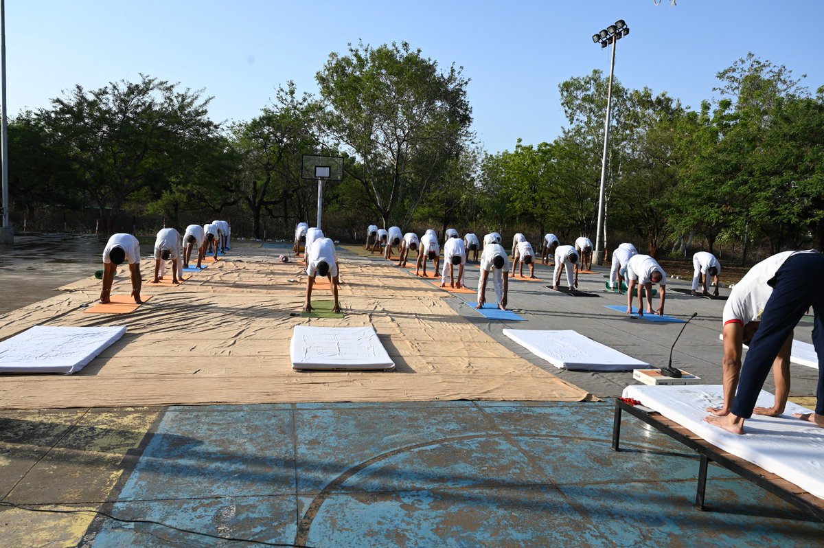 4_crpf's tweet photo. #Day11 @IYD2023 #YbreakInWorkPlace #Fitness #YogaForAll @crpfindia @MPSECTORCRPF @4_crpf @moayush @moefcc @PMOIndia @HMOIndia #YogaForAll #IYD2023 https://t.co/ldMJmsNvdV