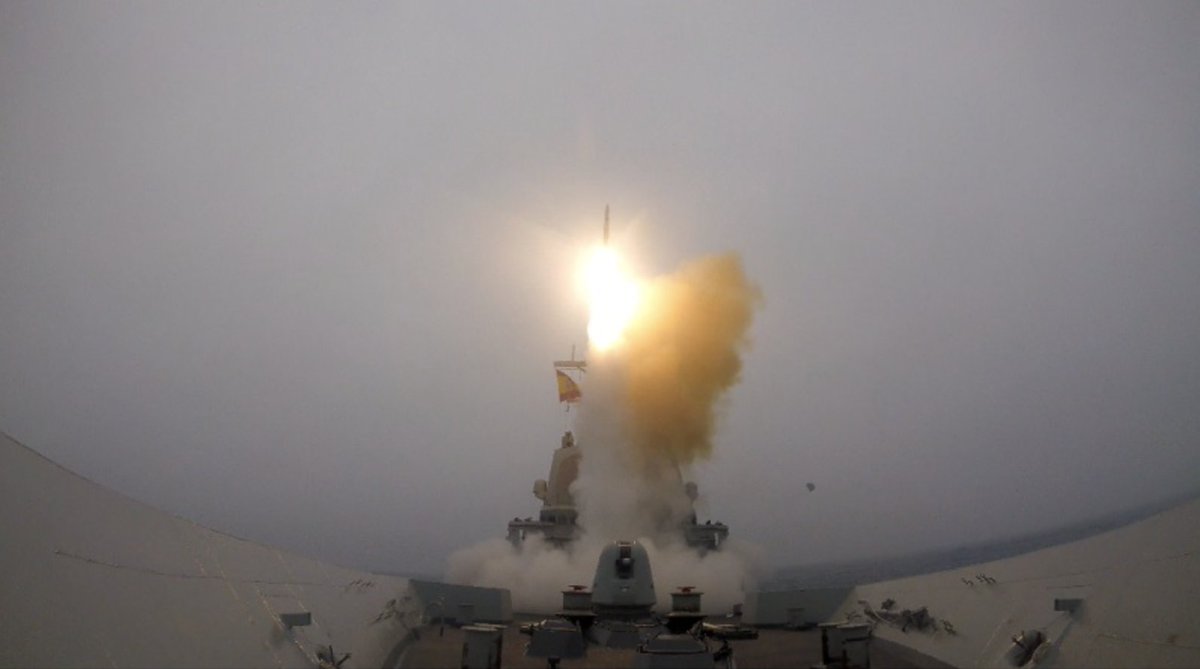 Defensagob's tweet image. La fragata #BlasDeLezo ya está de regreso. Tras participar en el ejercicio #FormidableShield, donde ejerció como buque de mando, regresó a base el pasado sábado. Por 2ª vez consecutiva, un buque español dirige este ejercicio internacional, que llegó a contar con 23 barcos.