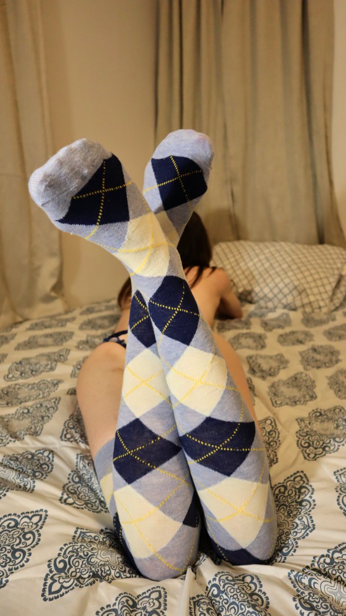 mnlakebabe's tweet photo. Just a girl and her socks! ♥️
#socks #feet #feetfethish #ThighHighs #Minnesota
#mngirl #mnbabe #mnmilf #onlyfans #petite #nsfw https://t.co/6oagUqY8Y4