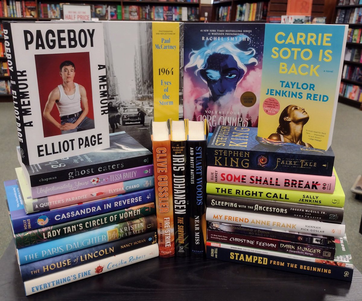 BNManOWar's tweet photo. We've got something for EVERYONE this Tuesday! Happy New Release Day! 😍📚✨

#newreleasetuesday #newnonfiction #newfiction https://t.co/BCFROFTa9f