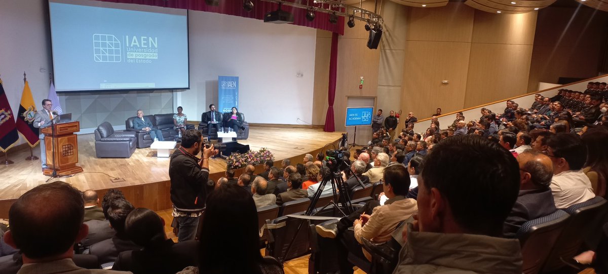 Zona_Info593's tweet image. 📌#AHORA | En el marco de los 51 años de creación de @IAENUniversidad, se realiza. conversatorio: "Lucha antiterrorista y construcción de capacidades para la respuesta del Estado". Participan Fiscal @DianaSalazarM2, secretario de Seguridad @PacoMoncayo  y Roberto Andrade #UAFE