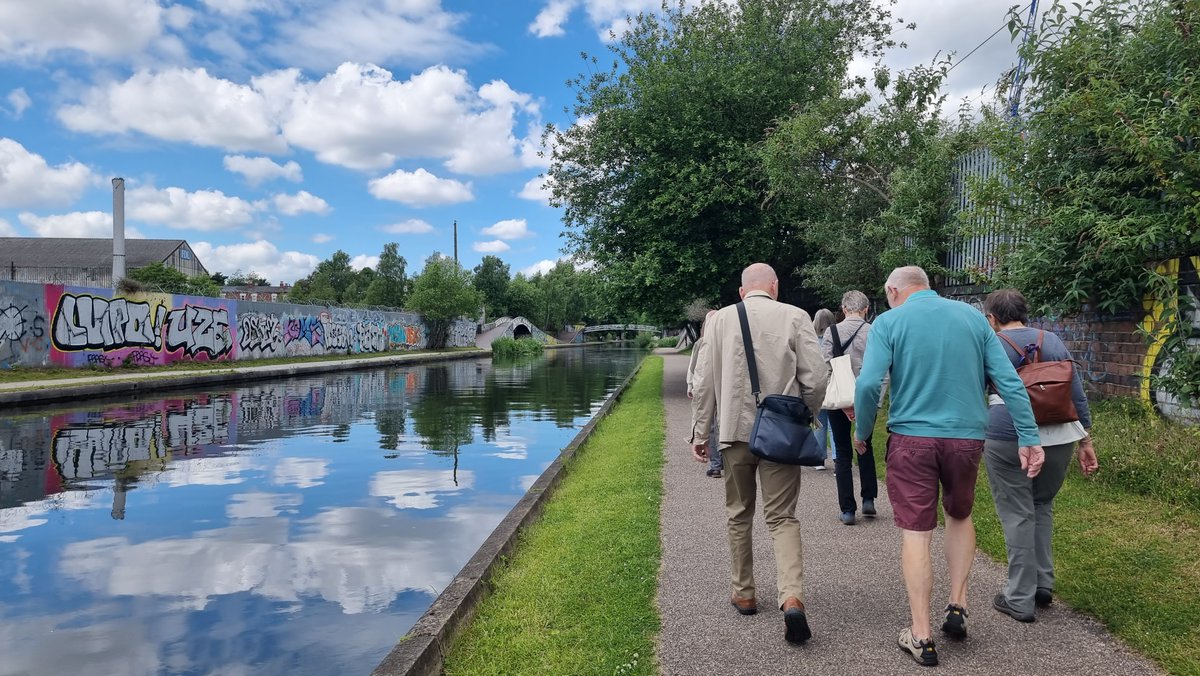 Join us to explore some of Birmingham’s most picturesque, yet hidden, green spaces on our Green Spaces Guided Walking Tour.

The tour takes approximately 2 hours and you'll be walking about 3 miles. Ticket prices start at £8!

#SeeTheCityDifferently #BrumWalkingTours