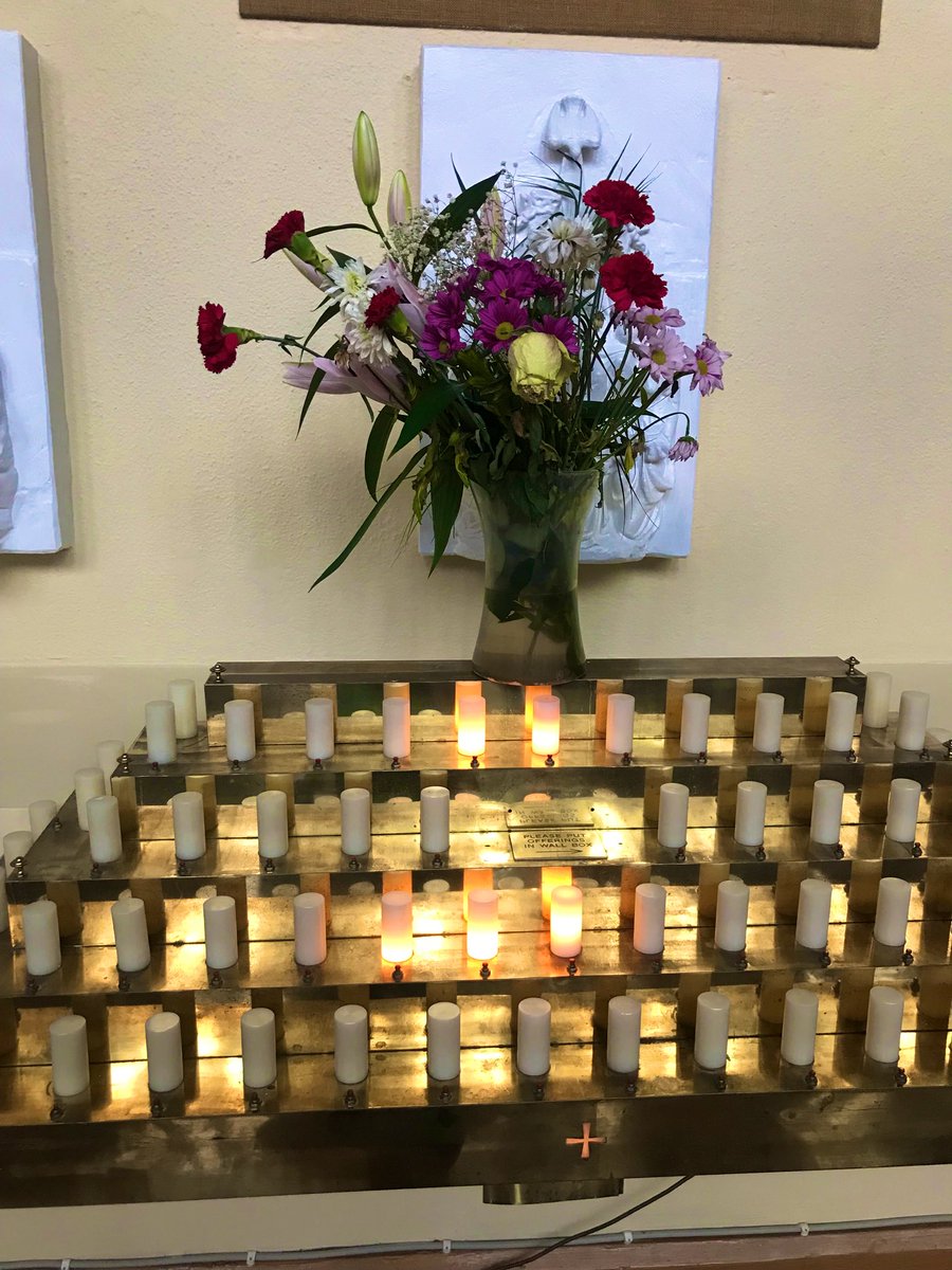 Candles lit for the four boys close to my heart and all those starting their state exams tomorrow 
You’ve got this 🤎
#leavingcert #LeavingCert2023 
#juniorcert