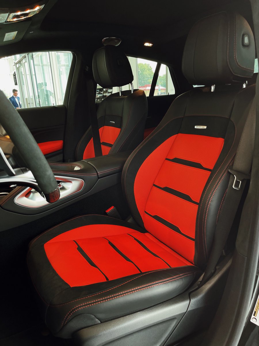 JoeW6_'s tweet image. Obsidian Black // Classic Red GLE53 Coupe