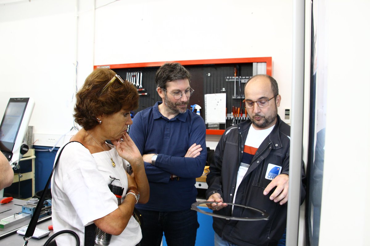 CPPMLuminy's tweet image. Présentation à l'équipe de direction de @PolytechMars, école d'#ingénieurs @univamu, des activités et des installations par le directeur @DiaconuCPPM et les scientifiques du #CPPM 
@Euclid_FR @Euclid_NISP  @km3net @ATLASexperiment 
#physique #imagerie #mécanique #électronique