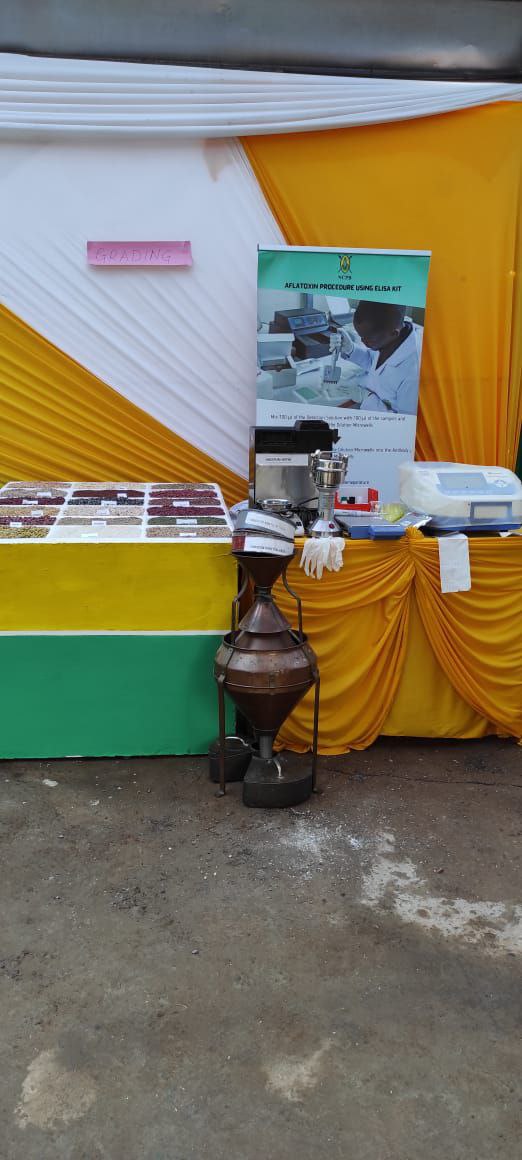 NafakaF's tweet photo. Watu wa machakos mpo??

Visit our NCPB Stand during the ongoing Machakos National Show 2023 (June 7th - 10th) to learn more about our products and, services #nafakafoods #Ncpb #MachakosNationalShow #TukutaneMachakosShow #2023MachakosShow https://t.co/13PeBr76pU
