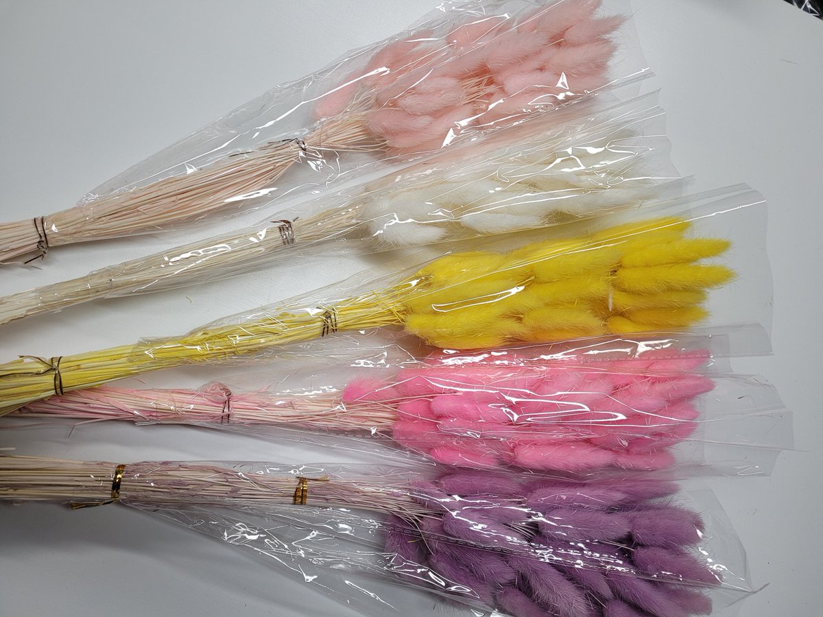 Dried flower bunches - Bunny Tails in pink, purple, yellow, and white etsy.me/45I1a9z #wedding #purple #easter #flowersupplies #floristsupplies #driedflowers #diyweddingdecor #caspia #flowerbunches