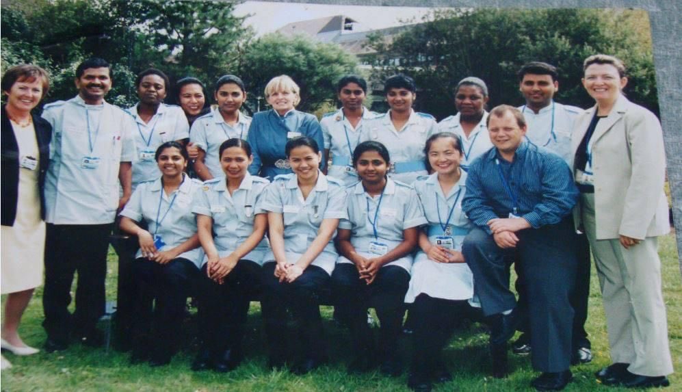 JoyceVRodriguez's tweet photo. Look what I found. 
Pic from more than 20 yrs ago featured in @mercnews welcoming the international recruits in Weston super mare.
One of the member of the fantastic 4 team can be spotted in this picture. Guess who?
#StayAndThrive @uhbwNHS @ravmeelu @EdCoxNHS @KTPuhbw @WeNurses https://t.co/bAPBwluMVo