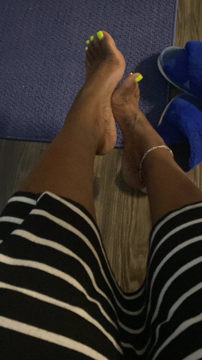 booteefulsolez's tweet photo. In need of a pedicure 🥵😤 https://t.co/swaENJeN7H