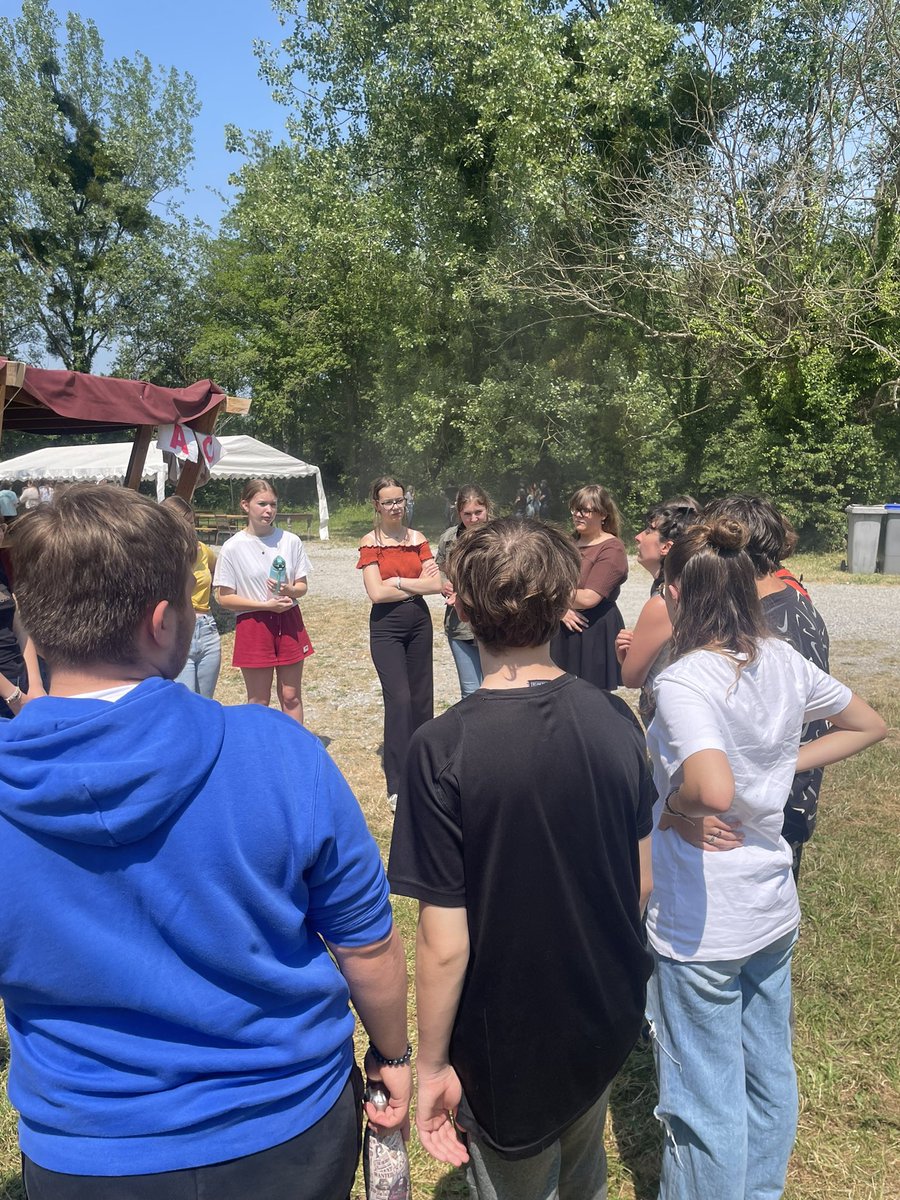 CultureDupleix's tweet photo. Sortie à la Chambre d’Eau du Favril pour les classes de Seconde du lycée #culture #dupleix https://t.co/fho2zrq1JL