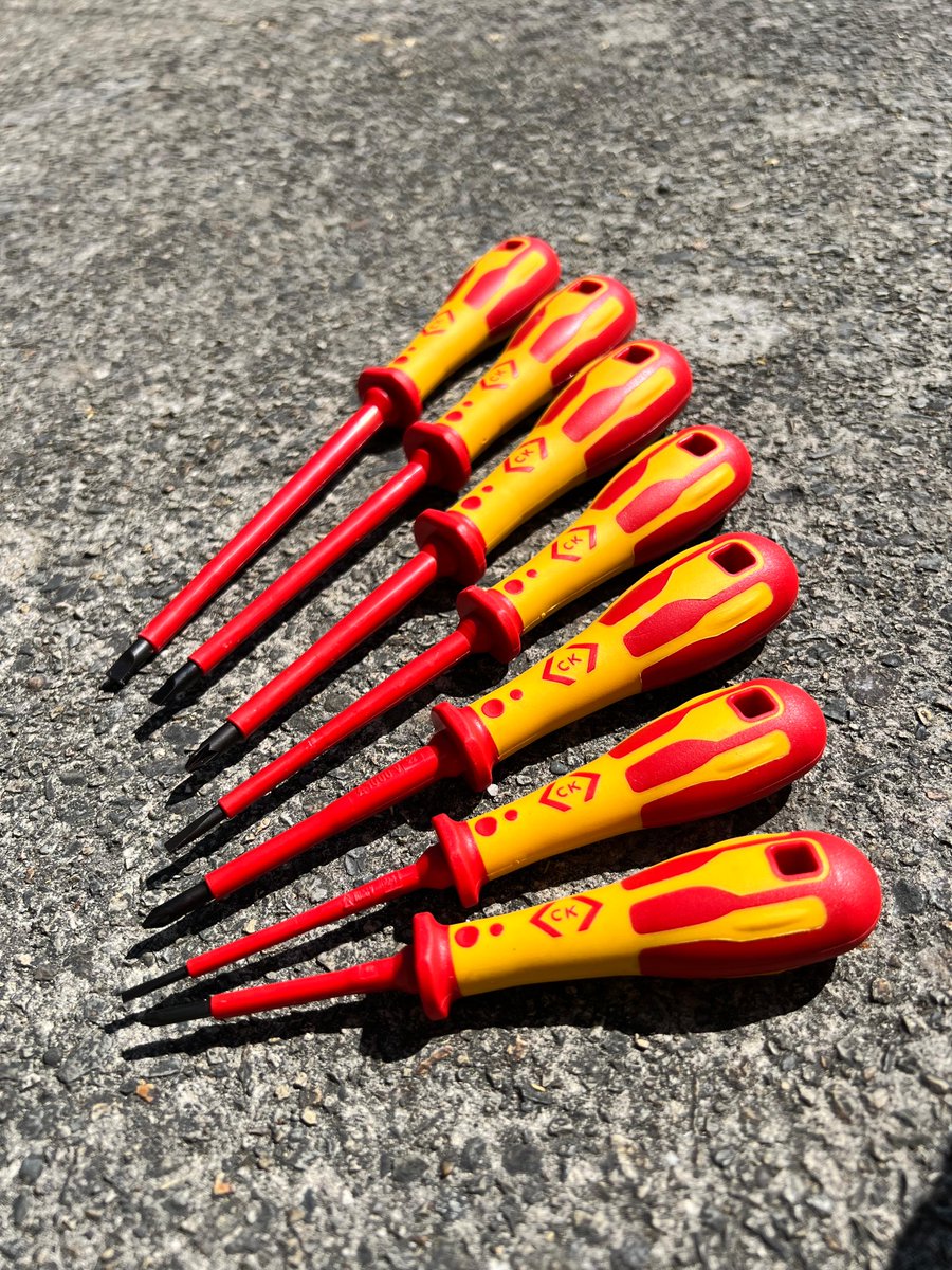 CK_tools's tweet photo. VDE Screwdrivers for every occasion, individually tested to 10,000v and safe working up to 1000v. Our handles are ergonomically designed for comfort, control and confidence. A real lifesaver.
#vdeapproved #handtools #cktools #diy #screwdrivers https://t.co/oljLczte5R