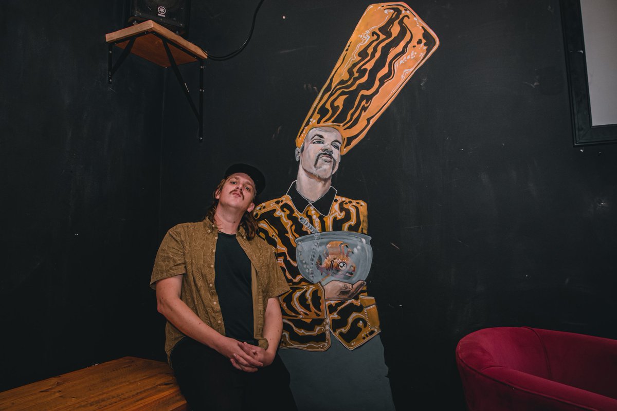 Separated at birth!
We've organized a family reunion between Gawie and <a href="/JackParow/">Jack Parow</a> at @woodstockbrewery on Friday 30th of June and we'd love for you to join us at this emotional and beautiful ceremony 😂😂😂
Jokes aside, gonna be a killer show!
quicket.co.za/events/218788-…