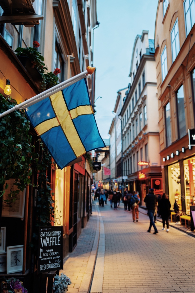 Today we celebrate the National Day of Sweden! 🇸🇪

Celebrated as early as 1916 and named a Swedish public holiday in 2005, it commemorates the election of King Gustav Vasa in 1523, marking what's known as the foundation of modern Sweden 👑

#sweden #europetravel