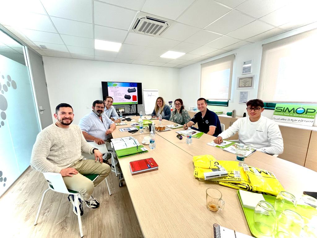 En SIMOP ESPAÑA ofrecemos jornadas técnicas a nuestros clientes.

Momento ideal para mostrar nuestras instalaciones, enseñar nuestras soluciones y conocer las personas que hay detrás de SIMOP ESPAÑA.

Gracias por seguir confiando en nosotros y hacernos mejorar día tras día.