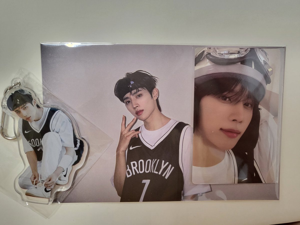 kyomega's tweet photo. 더보이즈 선우 메디힐 포카 키링
(미개봉)

1. 포카 키링 세트 2.5
2. 포카 증사 세트 0.8

기타 가격 제시 받습니다.

#더보이즈선우
#theboyz
#더보이즈선우포카 https://t.co/eEi1I2cFDW