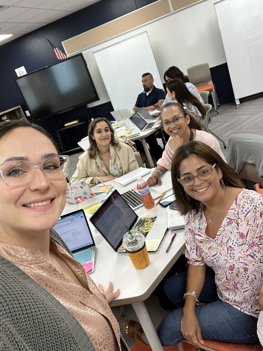 Team staRBIS ⭐️ Harlingen CISD #engage2learn <a href="/TheMrsHillary/">Allison Hillary</a>