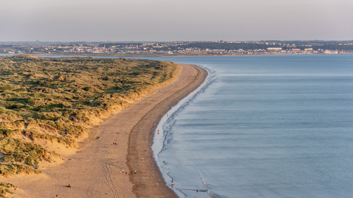 mcsparkyj's tweet image. Walkies of discovery with amazing views from Saunton Down, then over to Croyde to see the sunset yesterday evening.
🌅 🌊🐶
#croyde #sunset #saunton #westwardho #northdevon #westie