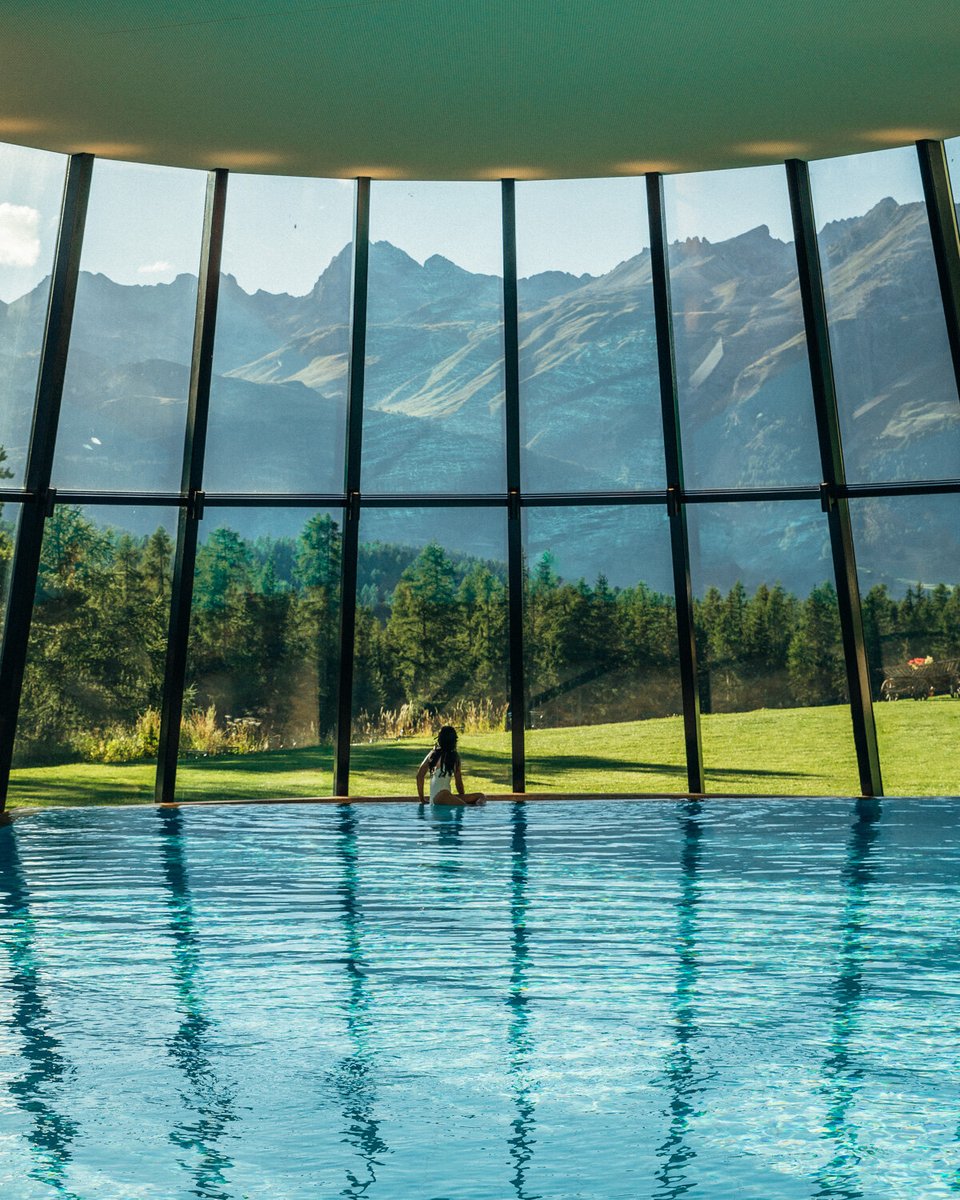 Pool with a view in Switzerland 🇨🇭
Grand Hotel Kronenhof

 #travel #travelphotography #travelblogger #traveltheworld #travelawesome #travelgoals #travelinspiration #travelphotographer #travelaroundtheworld #travellover #travelpic #traveling #travelislife