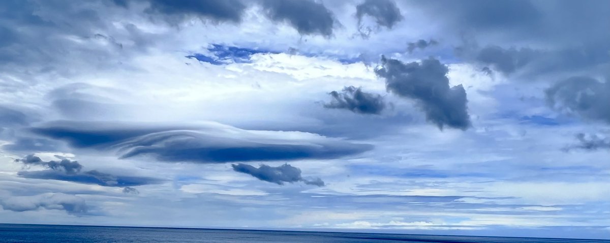 La borrasca Oscar, está dejando Lluvias y Viento fuertes en la isla de #LaPalma ..☔️💨💨

Por favor extremen las precauciones..🙏🏼

#EncantoPalmero #LaPalma #Alerta <a href="/AEMET_Esp/">AEMET</a> <a href="/VickyPalmaMeteo/">Vicky Palma</a> <a href="/ElTiempoes/">Eltiempo.es</a> <a href="/ElTiempo_tve/">El Tiempo en TVE</a>