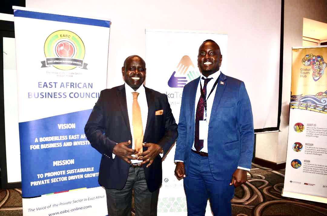 Irumva_'s tweet photo. Mwakoze canne Executive Director
@EABCiumuiya Karibu sanaa to 🇧🇮 #WastelsWealth @TakaTakaNiMali #BeatPlasticPollution https://t.co/hIFRwY2ul9