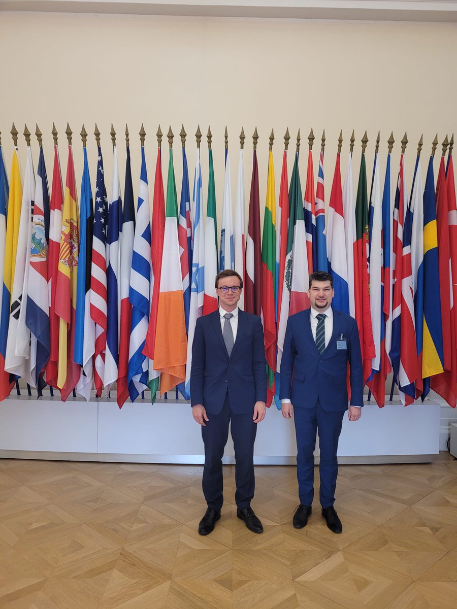 CZtoOECD_Paris's tweet photo. Na prvním zasedání @OECD Globálního technologického fóra ministři diskutovali:
⚖️odpovědný rozvoj technologií respektujíci lidská práva
🌏využití technologií pro udržitelný rozvoj
🇨🇿 zastupoval na jednání náměstek @Ondrej_Profant #GFTech https://t.co/r9dRl6kYi2