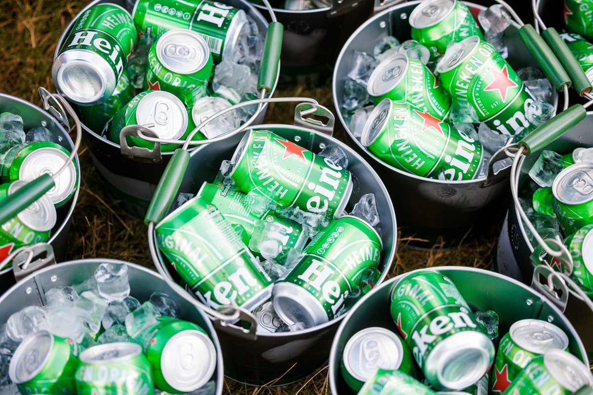 Kick off your Dominator weekend in style with a 6 person BBQ package! Feast on six types of meat, an ice bucket of Heineken, salad, bread, sauces and more! 🔥🍖

🔗 Head over to shop.dominaorfestival.com to book your BBQ package for no more than 30 euros per person!