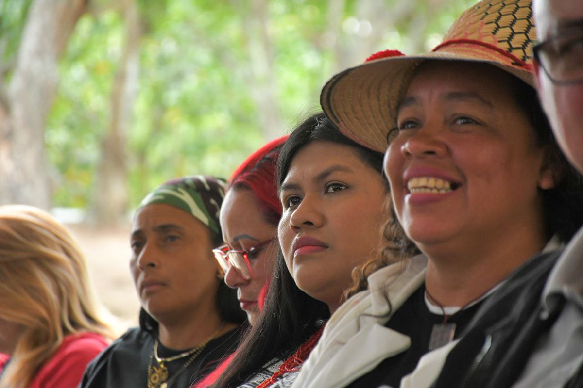 Romero-Losacco refiere que los pueblos cuyas racionalidades se enuncian desde horizontes alternativos a la modernidad «han continuado demostrando que otro mundo es posible, que la humanidad no se reduce a la modernidad».

Si te interesa, lee acá: bit.ly/3MR7XVQ.