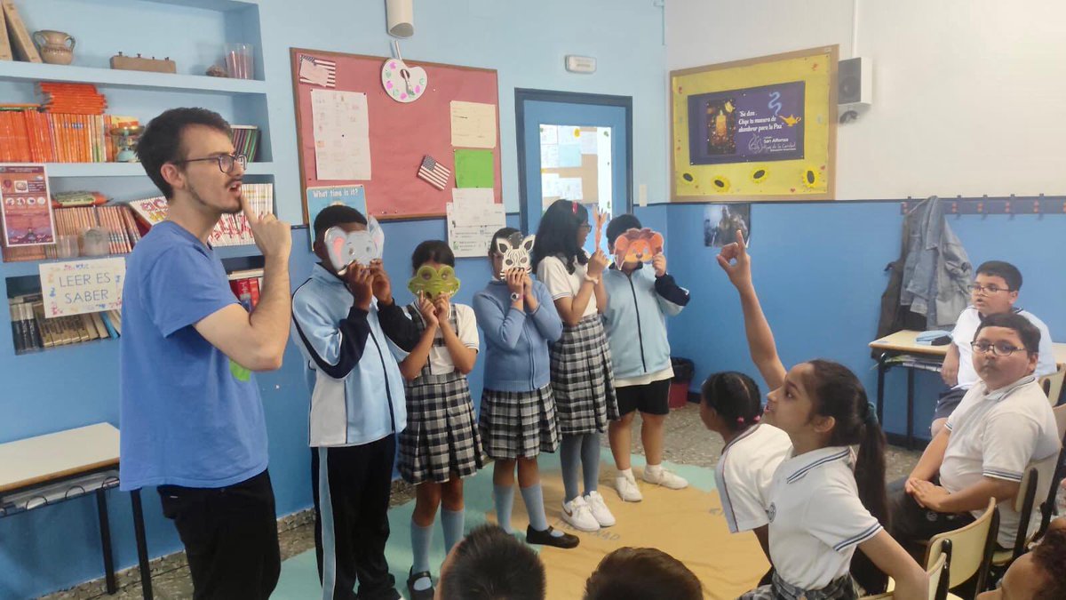 csanalfonso's tweet image. We had a great English 🇬🇧 day this morning! We learnt, 🙂 danced and sang 🎤 a lot. Thank you @TheImprovingCo for making it possible! 

#EnglishImmersion 
#ColegiosHHCC