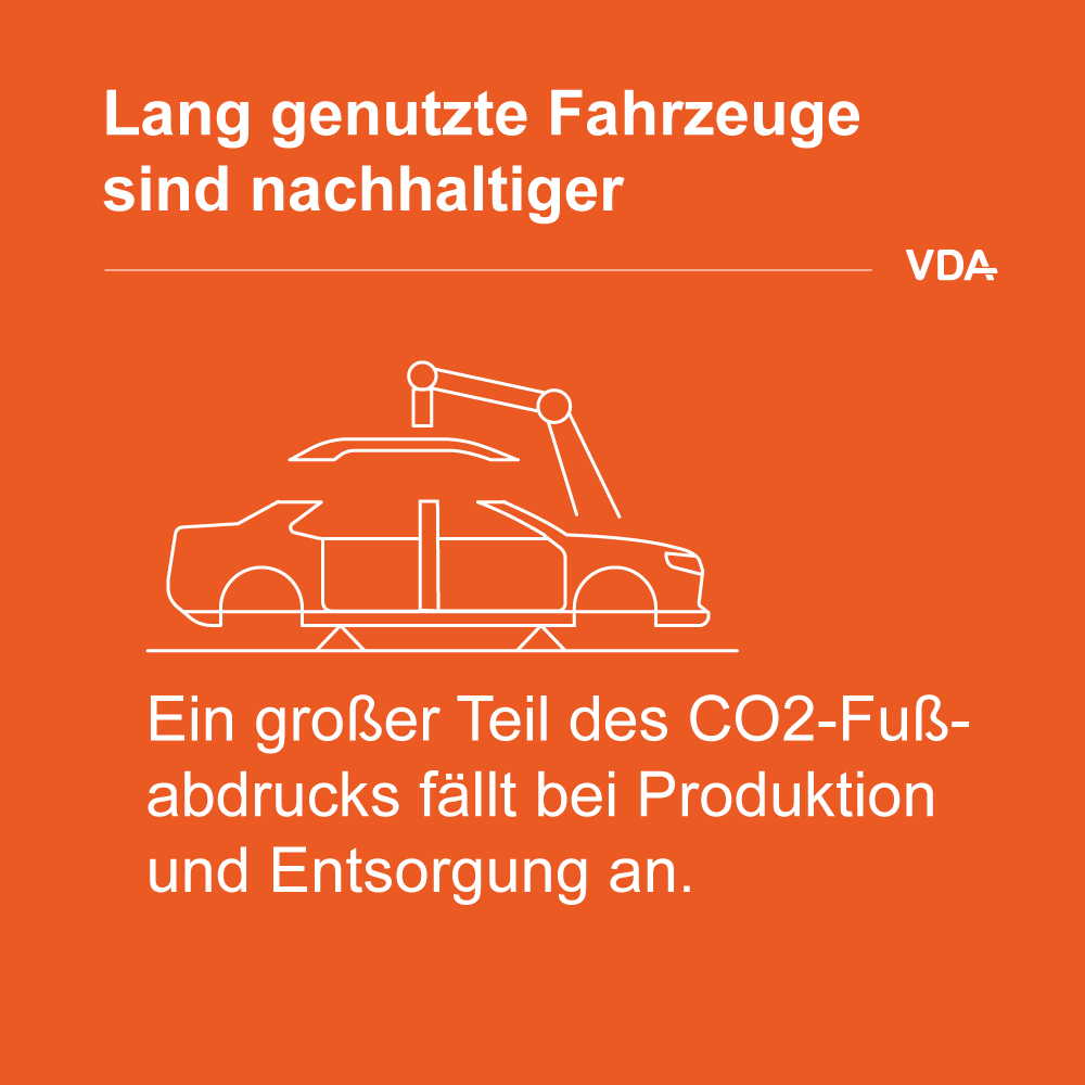 VDA_online's tweet photo. Soll sich die Besteuerung von Oldtimern ändern? Das wird aktuell für Ü30-Fahrzeuge diskutiert, die als Daily-Driver unterwegs sind. Für uns ist klar: Eine Neuregelung würde die Halter der älteren Automobilsemester benachteiligen. 1/2 https://t.co/BozmEtGyZw