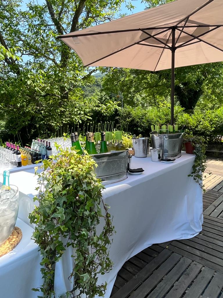 Sharma_Catering's tweet photo. Los detalles✨

Os dejamos algunos momentos que disfrutamos en una boda este sábado en la Finca Fagoaga Dorretxea 📍 Con un menú rico y colorido para celebrar👌🏼 

Gracias por dejarnos formar parte de un día tan especial, ¡que vivan los novios!💍

#sharmacatering #cateringservice https://t.co/D1QNQq5Tya