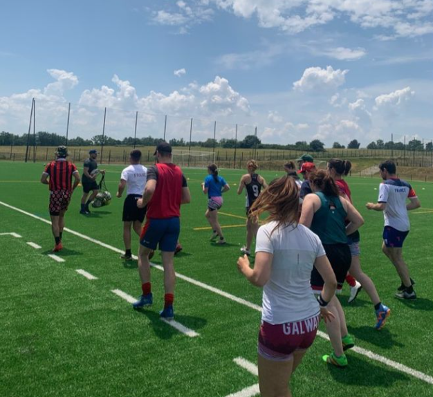 Les équipes de France poursuivent leur préparation en vue de la coupe de monde de TAG RUGBY

Le week-end dernier, ce sont les équipes MIXED OPEN qui étaient rassemblées à FRONTON, lors d’un stage.

#FFTR #tagrugby #rugbyflag #oztag #rugby #ireland #france #Limerick  #mixedopen