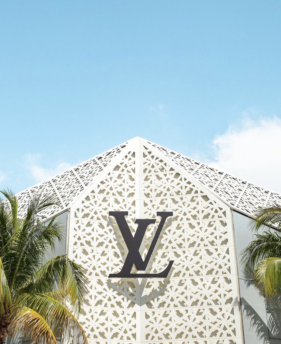 Stunning symmetry. Take a closer look at the detail that defines the neighborhood.