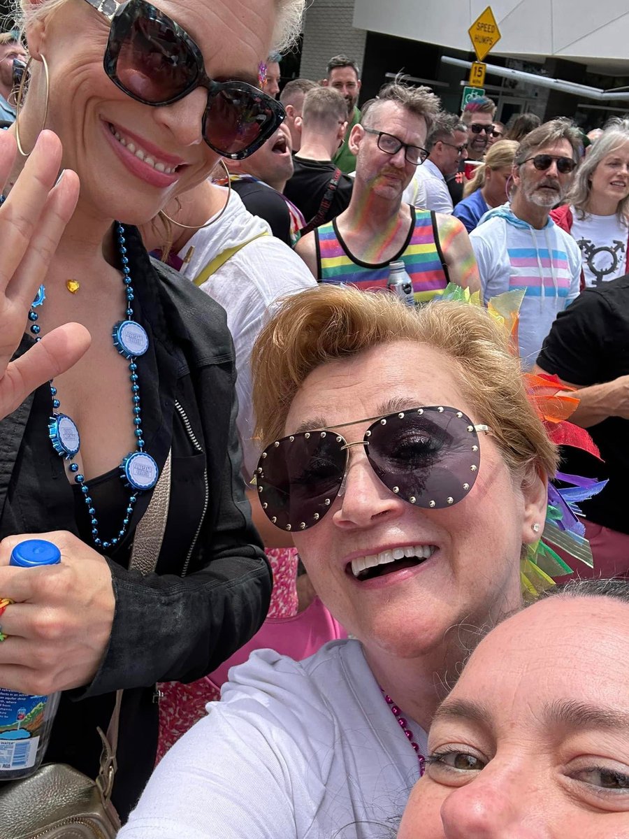 📸: Hannah Waddingham at the #WeHoPride parade the other day 🏳️‍🌈

[via Debi Carmack Page FB]