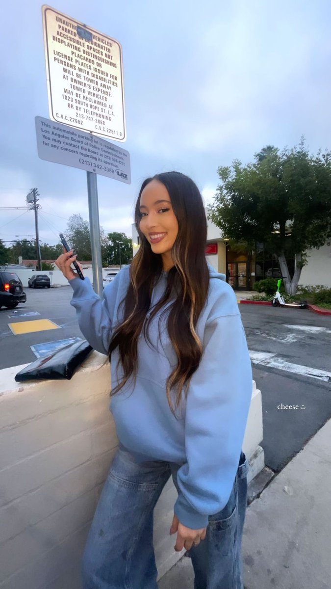 faouziasfawn's tweet image. that’s it! i NEED to meet Faouzia with highlights