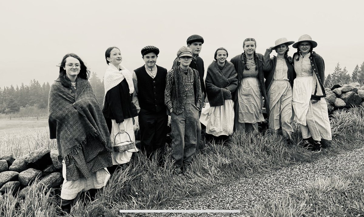 WhycocomaghEC's tweet photo. The grade 7 &amp; 8 Gaelic class had a fantastic day at Baile nan Gàidheil a Highland Village. We had a lot of fun dressing the part and becoming part of the village for the day! https://t.co/AJKPq7Kroa