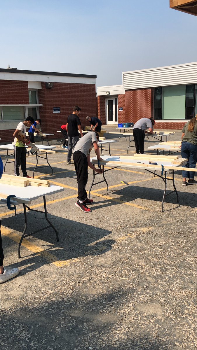 ericcaetano_5's tweet photo. Deck chair builds with our 8’s!  #arps2022 https://t.co/XDtgqgeNPI