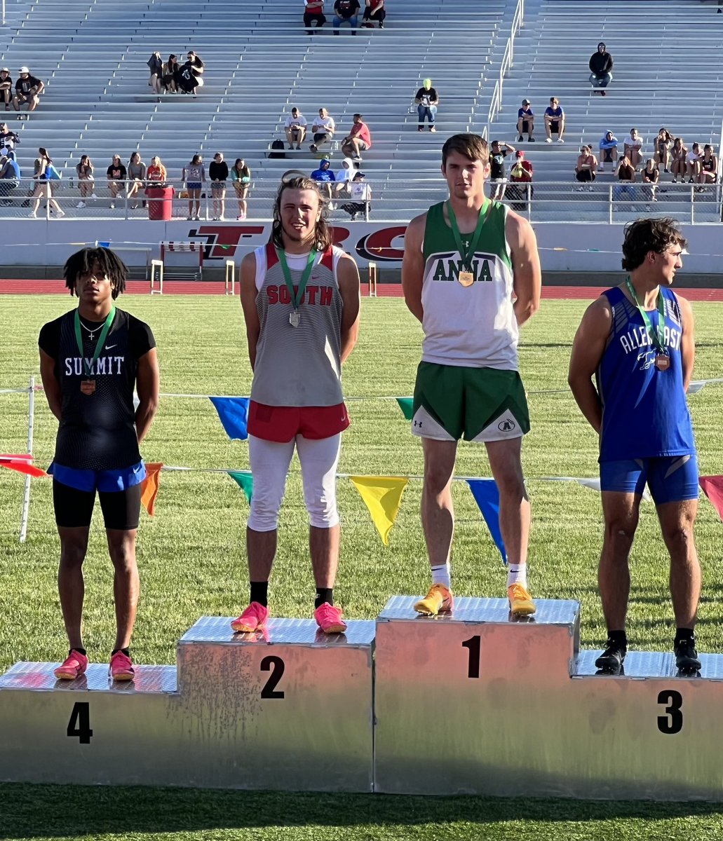 Finished 4th in 100m and 2nd in the 200m! State Bound for back to back years🙏🏽🙏🏽! <a href="/SCDAthletics/">Summit Athletics</a>