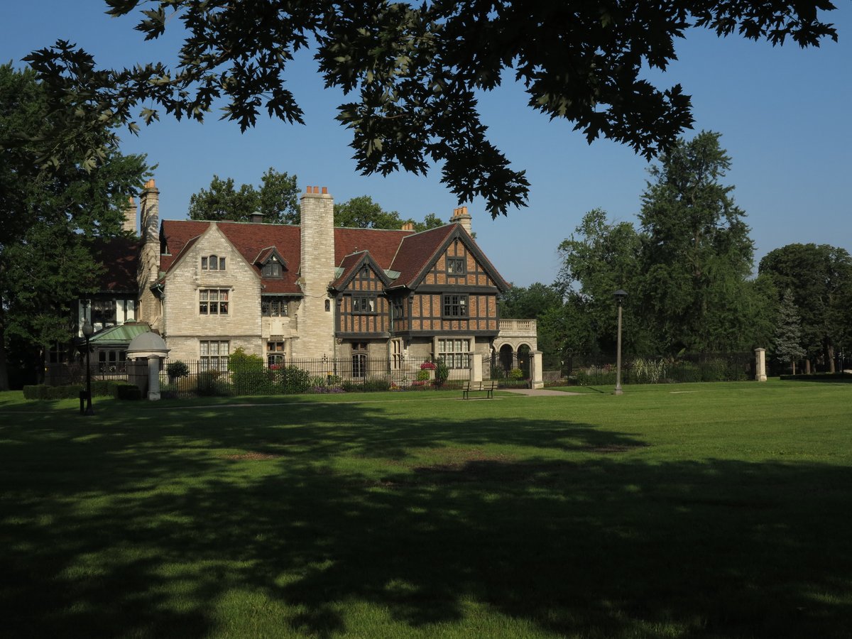 Plan a trip to #YQG and plan to visit the best as voted by locals including best city photo op... Willistead Manor! See a list of all the winners of the Best of Windsor Essex Awards this year at bestofwindsoressex.ca