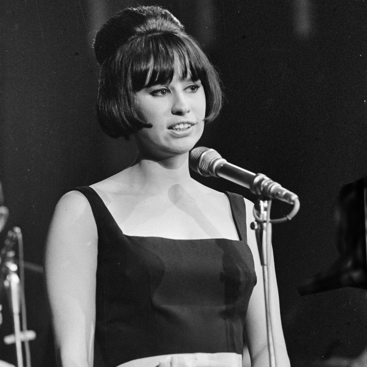 PopOnze On Twitter Morre Astrud Gilberto A Primeira Brasileira poponze-on-twitter-morre-astrud-gilberto-a-primeira-brasileira
