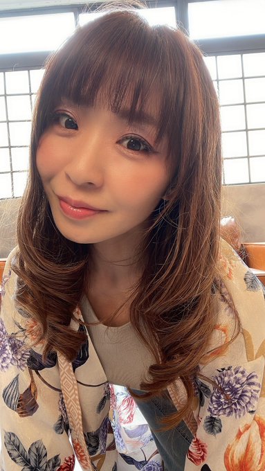 倖田李梨’s pics and videos