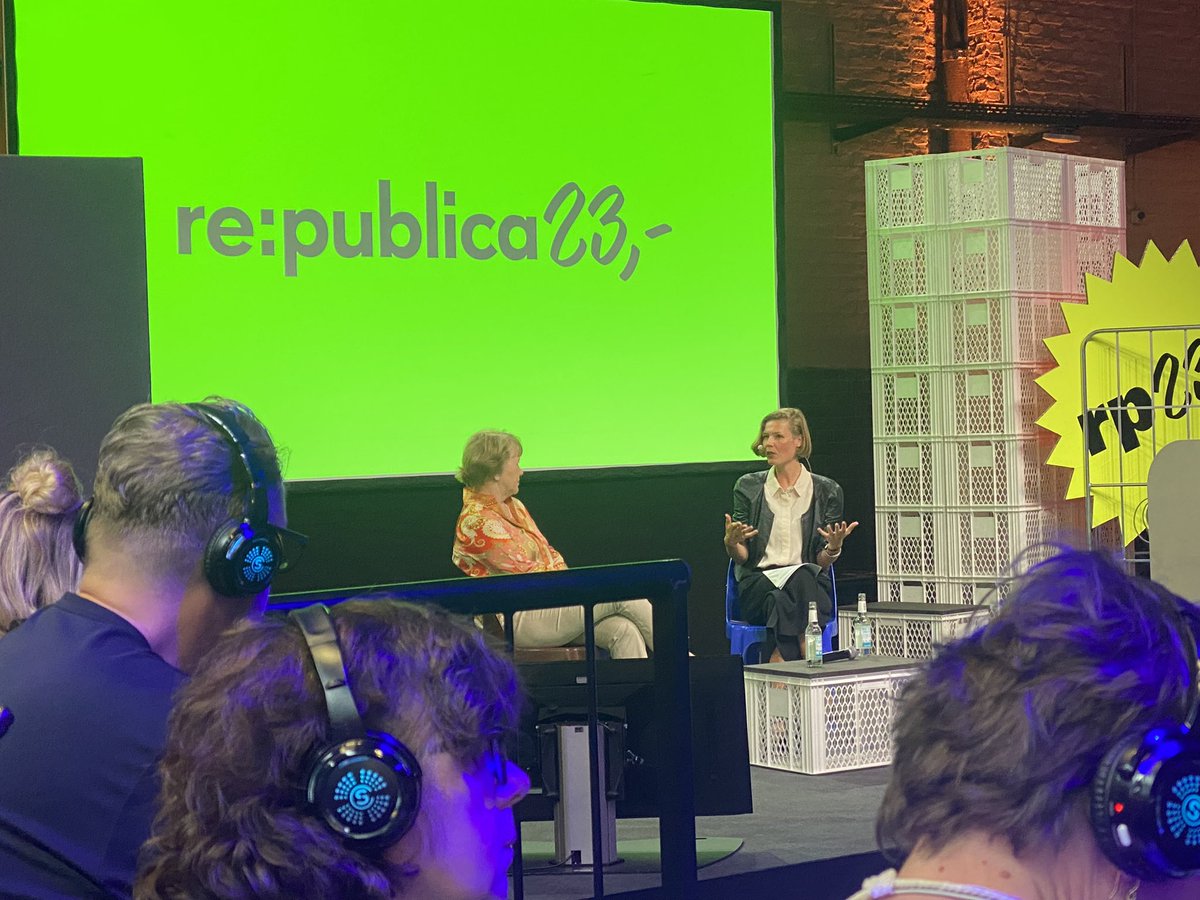 Über das disruptive Potenzial von KI-Innovationen und ihre Auswirkungen auf Lehr-, Lern- und Prüfungskulturen diskutieren gerade Doris Weßels und Linn Friedrichs #rp23 🙌