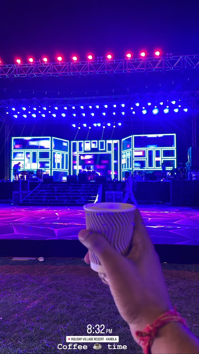dhirajdj18's tweet photo. Show time amazing show garter time π₯β¨π―β€οΈπ₯
.
.
.
.
.
.
.
#youaremysonia #music #musician #musicvideo #musicproducer #musica #drums #musician #love #drums #singer #artist #percussion #percussionist #india #concert #djbasedband #gig #rock #live #life #stage #band #dj #djsongs https://t.co/aGODRcat9M
