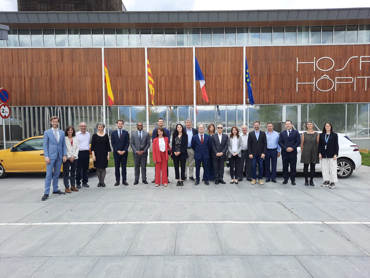 Euroregion's tweet image. L'#euroregion invitée à la journée d'étude autour de l'@HospiCerdanya pour ce qui est de la #cooperation transfrontalière en #Europe.
L'#euroregio participa a la jornada d'estudi a l'Hospital de Puigcerdà pel que fa a la #cooperacio transfronterera a #Europa.