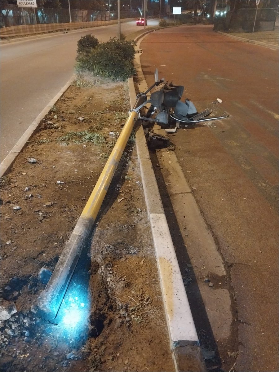 geordinhl's tweet photo. ✅ Traffic light knocked over yesterday evening, replaced today. 🚦 

✅ Cables stolen on the weekend, replaced yesterday. 💡 

We need everyone’s help to prevent damage and theft of public infrastructure. Let’s look after what we have. https://t.co/3vuXVCQYIT