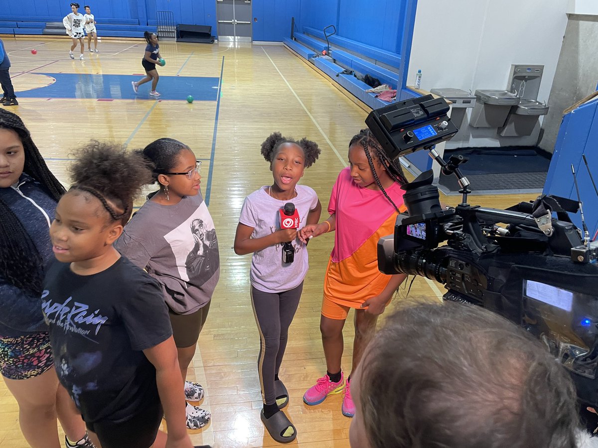 Always great to spend some time with kids (and future stars) at the Boys & Girls Clubs! (@HelpKCKids ) 🎤📹