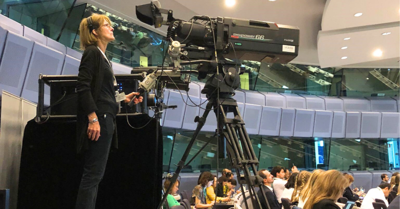 EUInterpreters's tweet photo. 🌎 'Delivering a Net-Zero World' - this is the topic for 2023’s #EUGreenWeek 

We’re providing #interpretation, #ConferenceManagement and technical support. 

💚 Our colleagues are dedicated to contributing to the @EU_Commission
greening objectives! 

👀 Have a look ⬇️

@EU_ENV