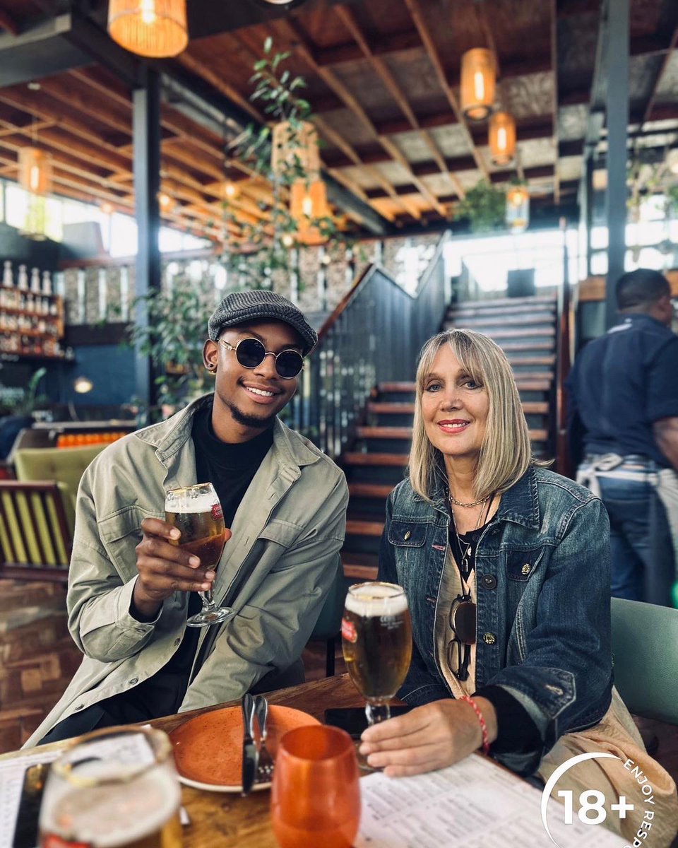 Memorable moments spent with friends and family , it’s the ultimate mood booster. ❤️ #MakeTime for #TheLifeArtois #StellaArtois #Ad