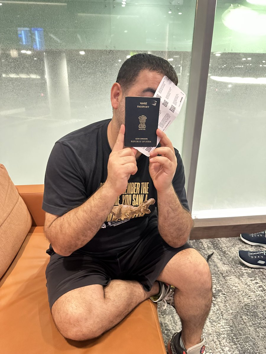 Headed to Sydney for <a href="/VividSydney/">Vivid Sydney</a> and cook with my dear friend #ChefNellyRobinson . Pumped to present the flavours from 
India 🇮🇳 to Australia 🇦🇺