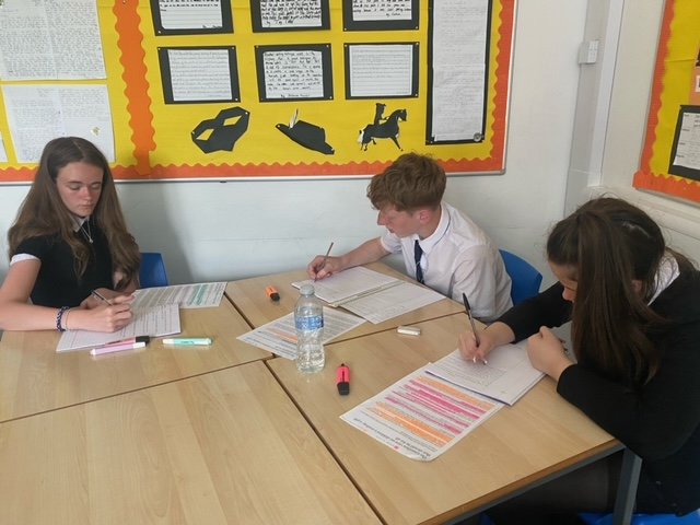 Park Mains English Department tweet media