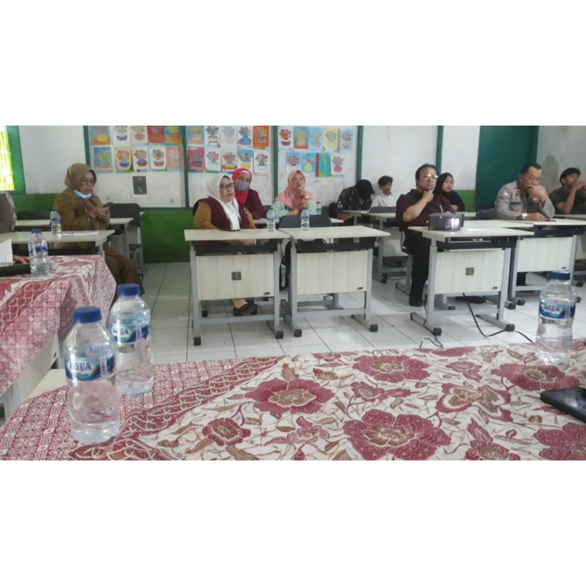 Giat Kasi Kesos Kec.Coblong menghadiri Sosialisasi PPDB Tahun 2023/2024 di SMPN 69 Bandung.
Selasa, 6 Juni 2023
.
#BandungNuUrang
#coblongjitu